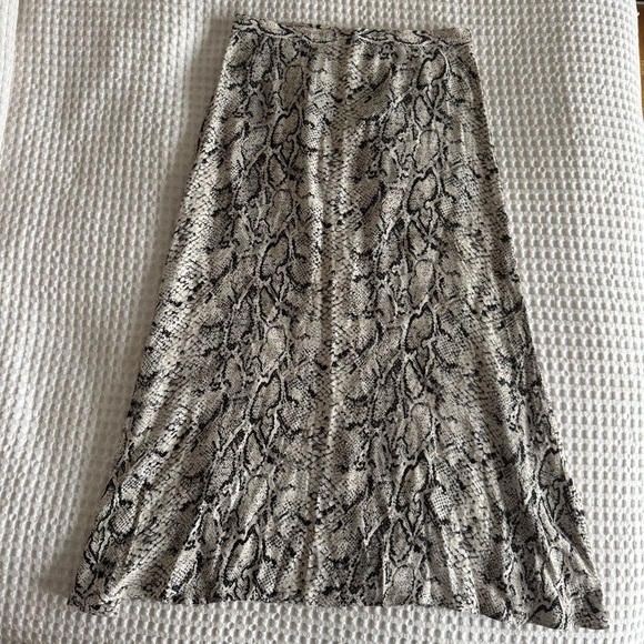 Reformation | Snake Print ‘Bea’ Midi Skirt | Size 6 - Picture 5 of 11